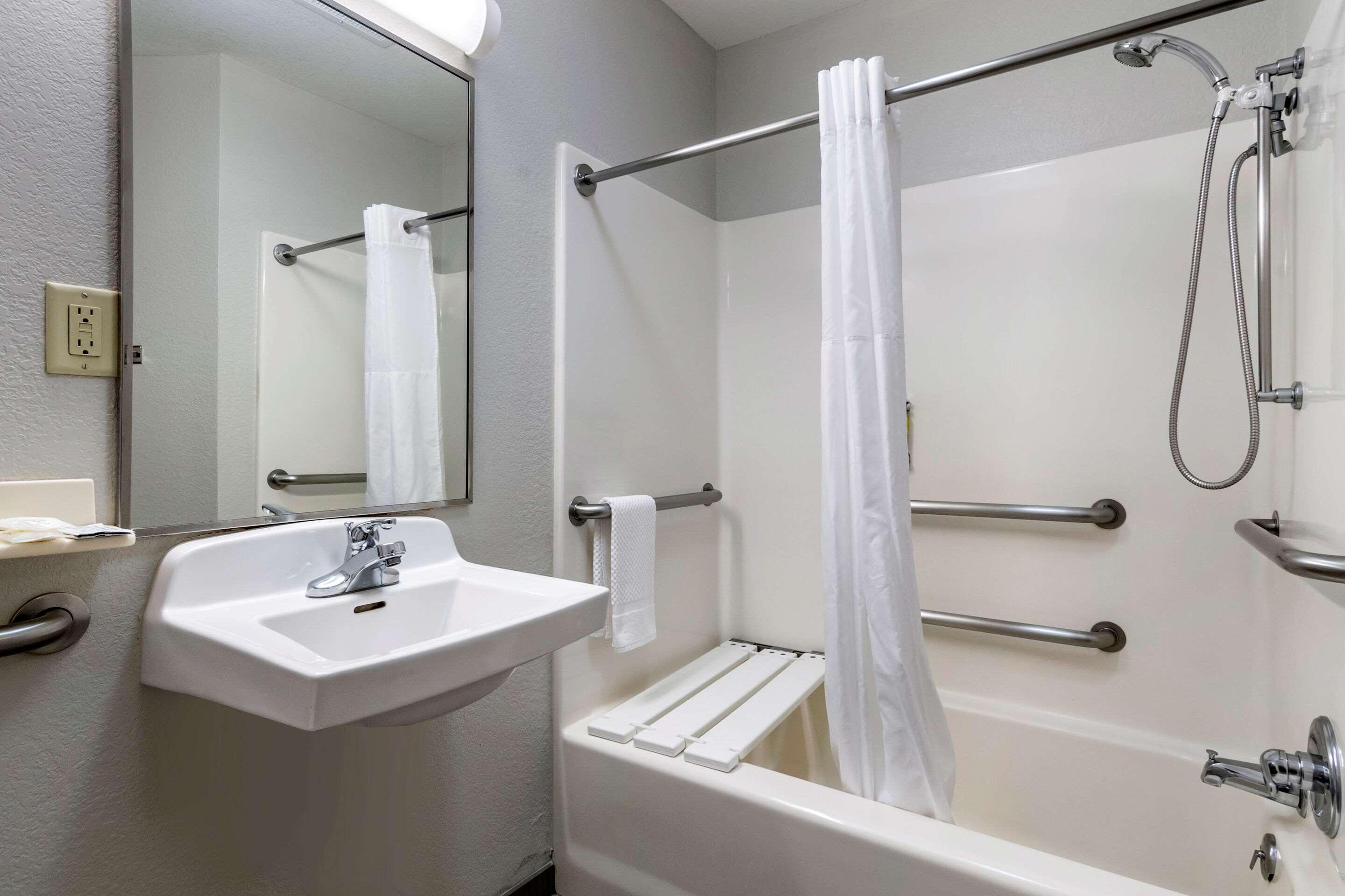 Mainstay Suites Emporia Zewnętrze zdjęcie