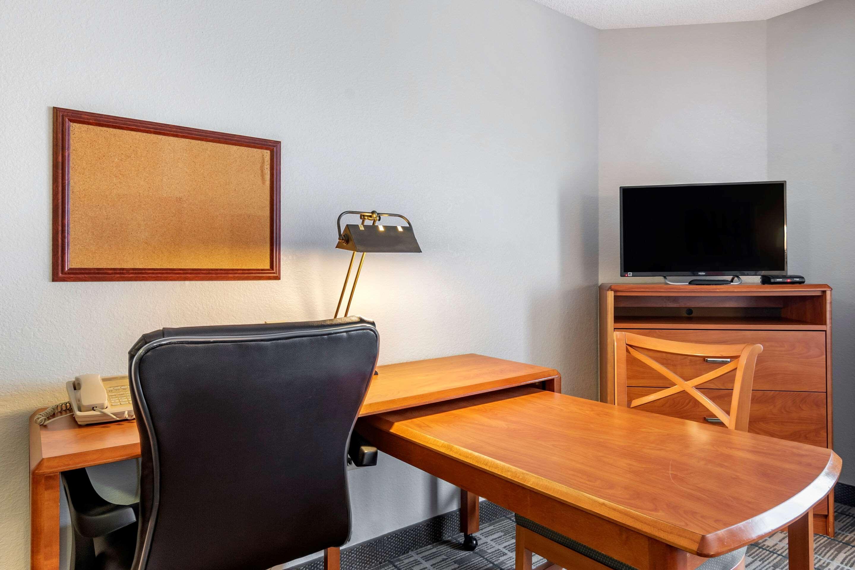 Mainstay Suites Emporia Zewnętrze zdjęcie